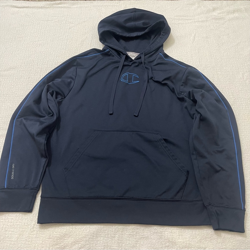 CHAMPION HOODIE SIZE MEDIUM